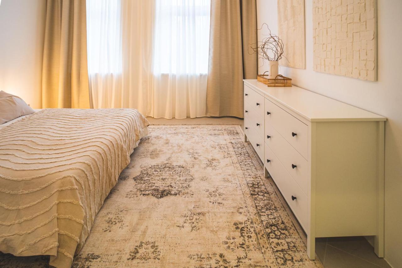 Old Town Apartment Каунас Экстерьер фото